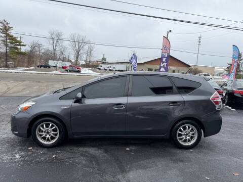 2015 Toyota Prius v Two