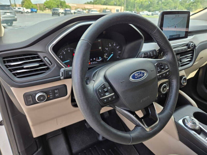 2020 Ford Escape SEL
