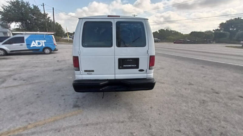 2005 Ford E-Series E-250