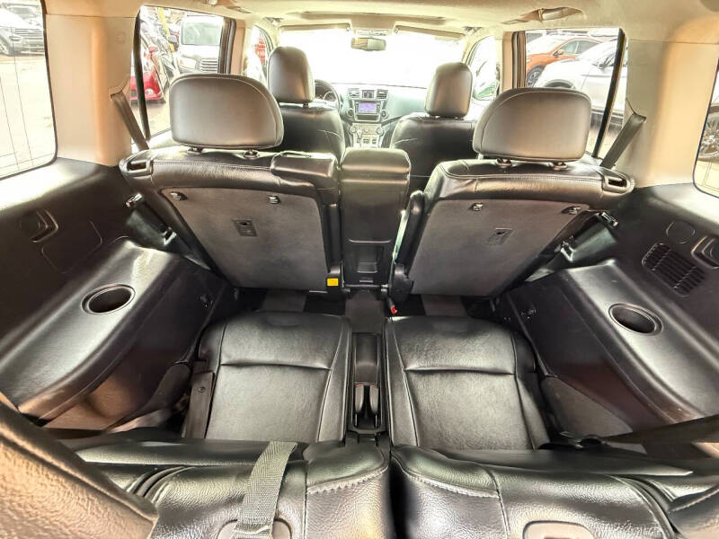 2013 Toyota Highlander SE