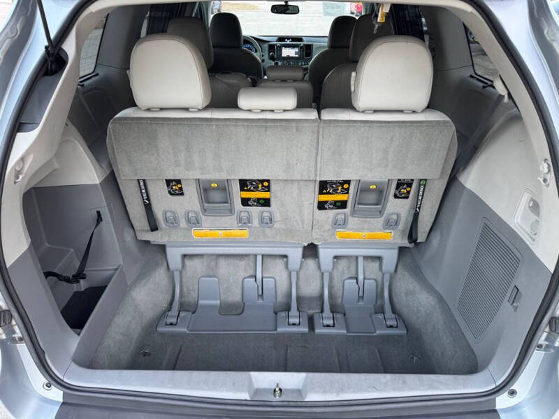 2012 Toyota Sienna