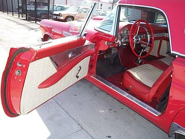 1957 Ford Thunderbird