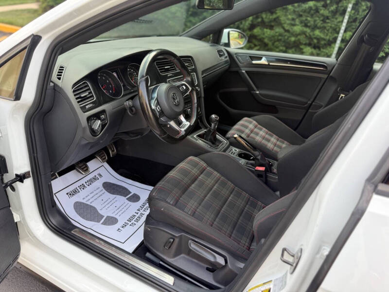 2017 Volkswagen Golf GTI S