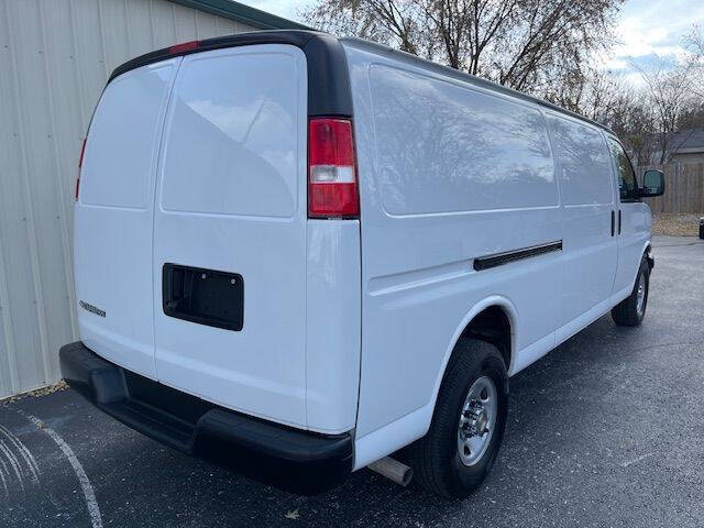 2023 Chevrolet Express 2500