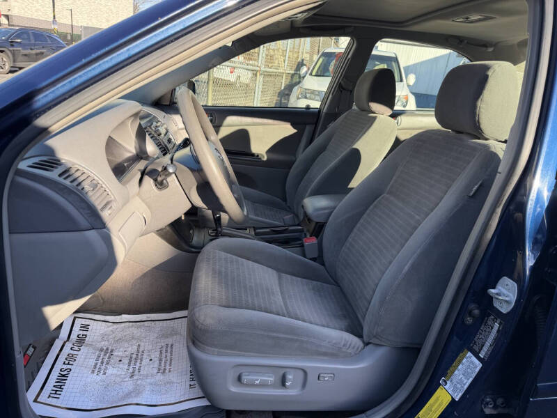 2005 Toyota Camry LE V6