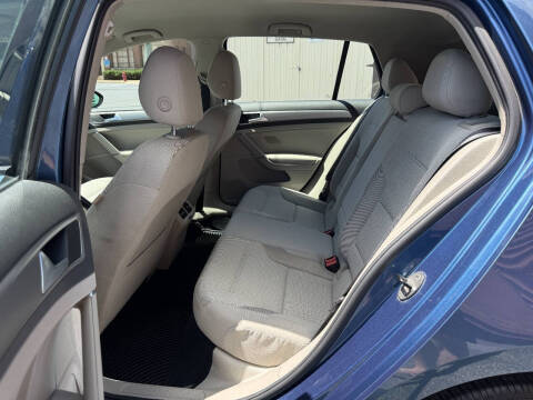 2016 Volkswagen Golf TSI S