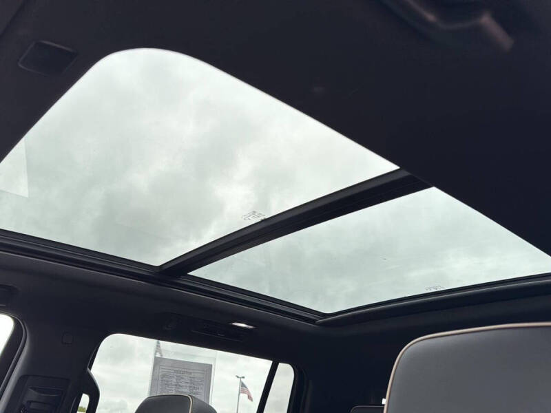 2023 GMC Yukon XL SLT