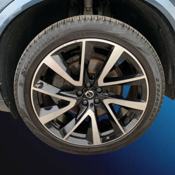 2021 Volvo XC90 T6 Momentum 7-Passenger