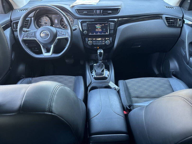 2022 Nissan Rogue Sport SV