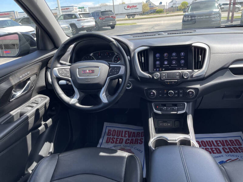 2023 GMC Terrain SLT