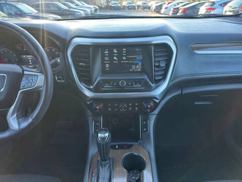2017 GMC Acadia SLE-2