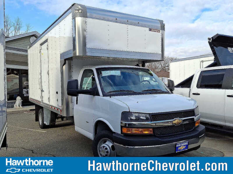 2024 Chevrolet Express Cutaway Base's photo