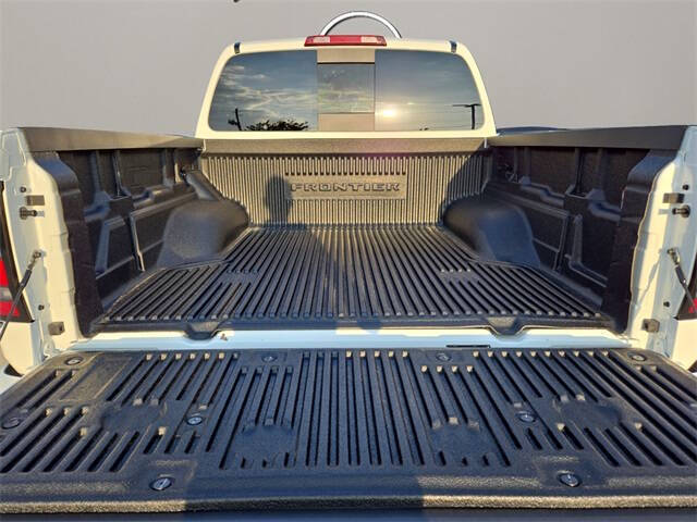 2025 Nissan Frontier SV