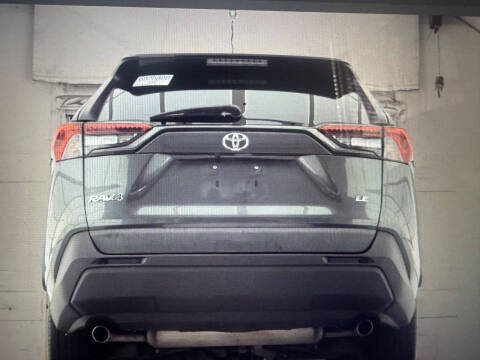 2020 Toyota RAV4 LE