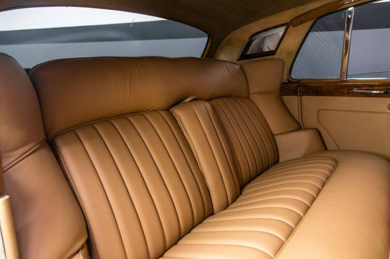 1961 Rolls-Royce SILVER CLOUD LWB