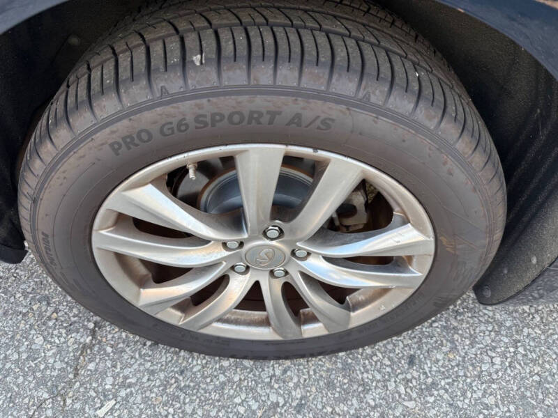 2015 Infiniti Q70 3.7