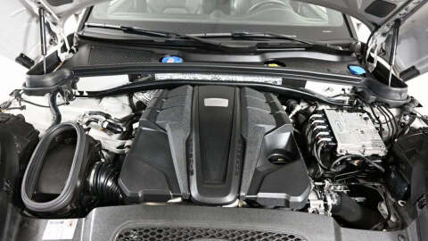 2021 Porsche Macan Turbo