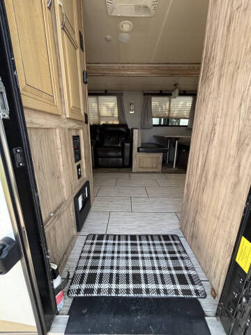 2020 Palomino Solaire 260FKBS