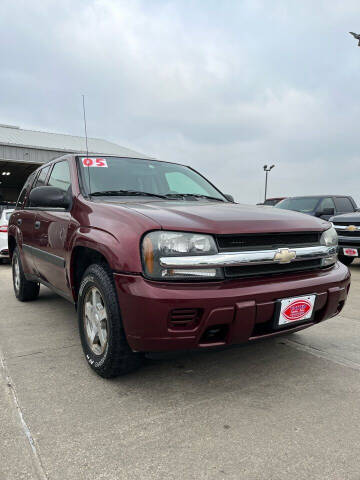2005 Chevrolet TrailBlazer for sale at UNITED AUTO INC in South Sioux City NE