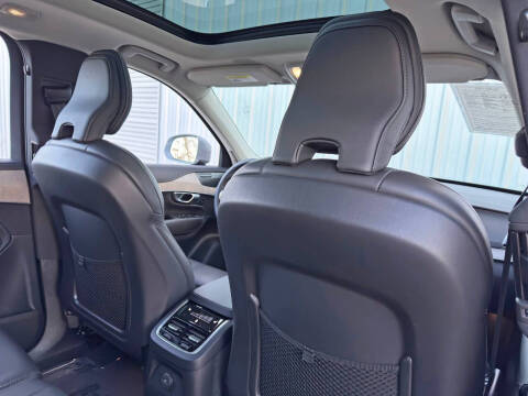 2024 Volvo XC90 Recharge T8 Ultimate Bright Theme 7P