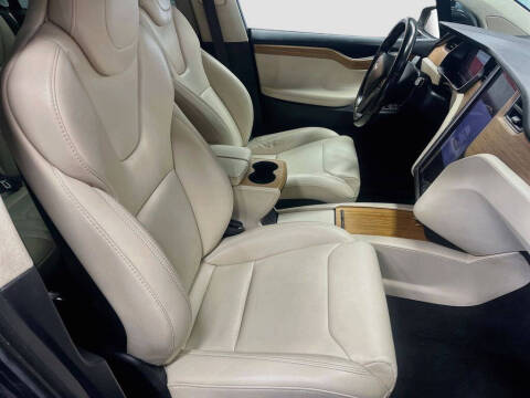 2019 Tesla Model X Standard Range