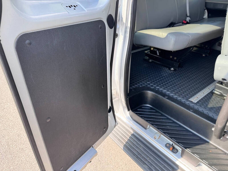 2012 Ford E-Series E-350 SD XL