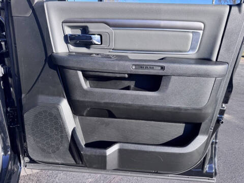 2024 RAM 1500 Classic SLT