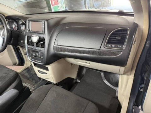 2012 Chrysler Town and Country Touring