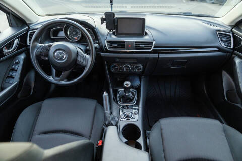 2016 Mazda MAZDA3 i Sport