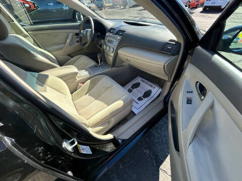 2011 Toyota Camry LE