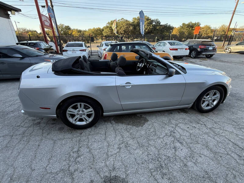 2014 Ford Mustang V6