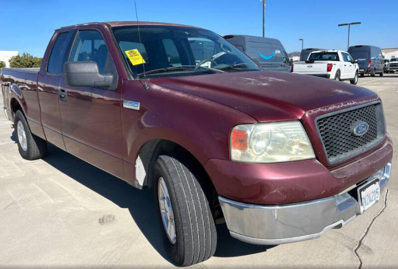 2004 Ford F-150 XLT photo 4