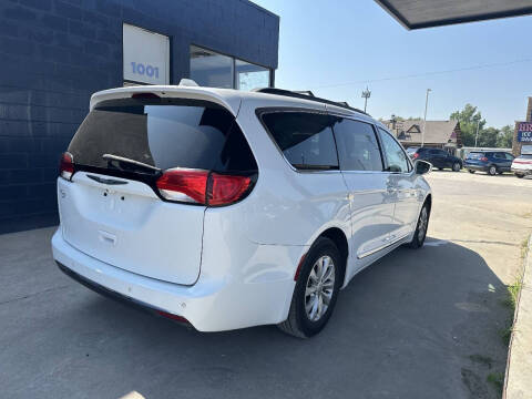 2017 Chrysler Pacifica Touring Plus