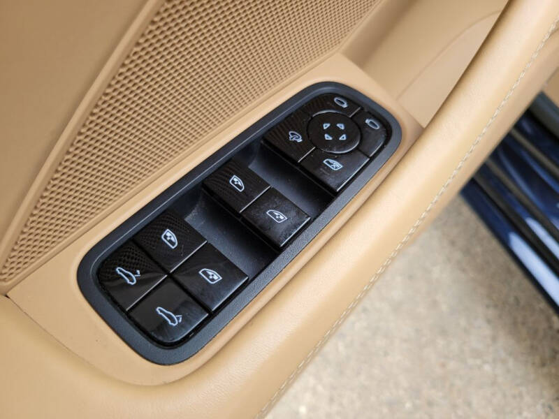 2017 Porsche Panamera Turbo