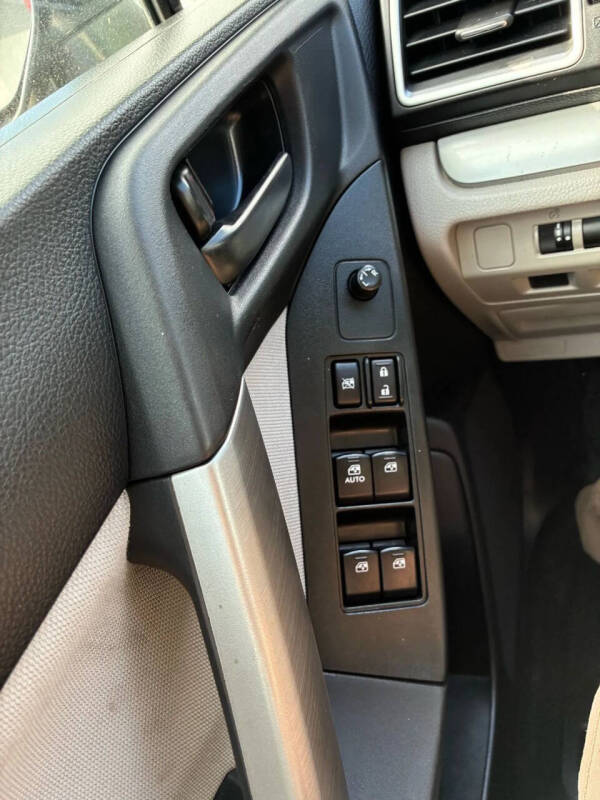 2016 Subaru Forester 2.5i