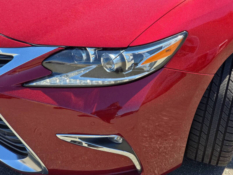 2016 Lexus ES 300h