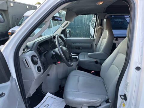 2012 Ford E-Series E-350 SD