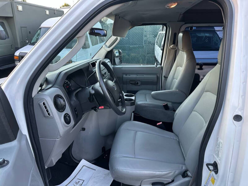 2012 Ford E-Series E-350 SD