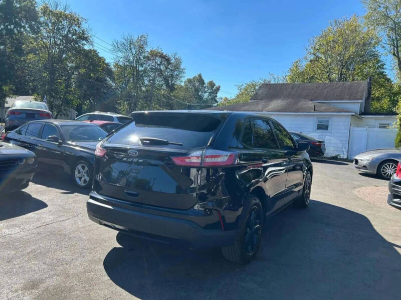 2021 Ford Edge SE
