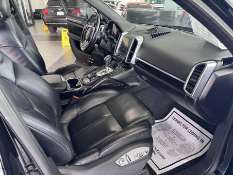 2018 Porsche Cayenne Platinum Edition