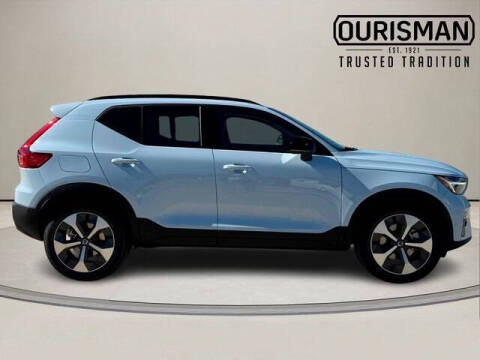 2026 Volvo XC40 B5 Plus