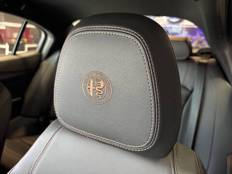 2025 Alfa Romeo Giulia Intensa