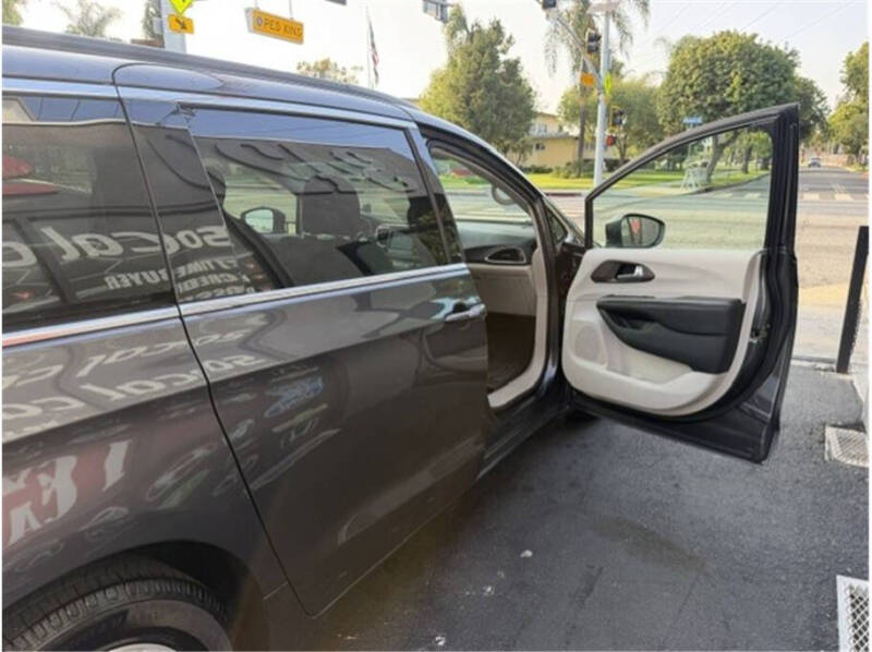 2018 Chrysler Pacifica Touring Plus