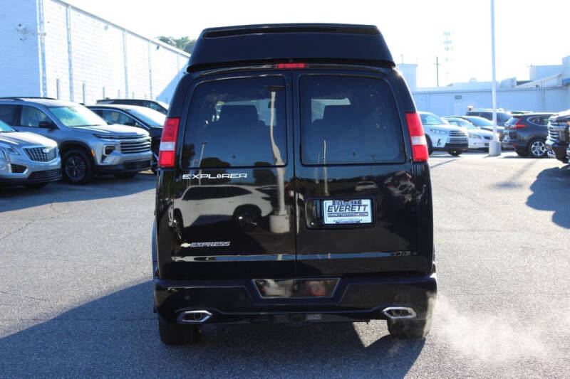 2025 Chevrolet Express 2500