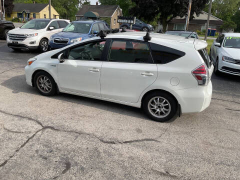 2015 Toyota Prius v Two
