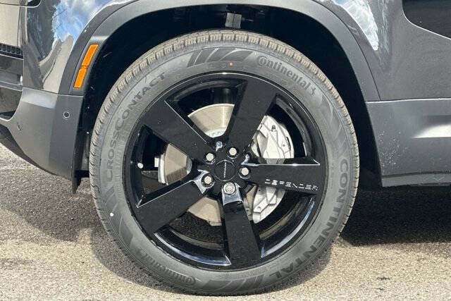 2026 Land Rover Defender 110 P300 S