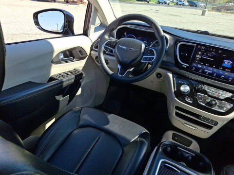 2024 Chrysler Pacifica Touring L