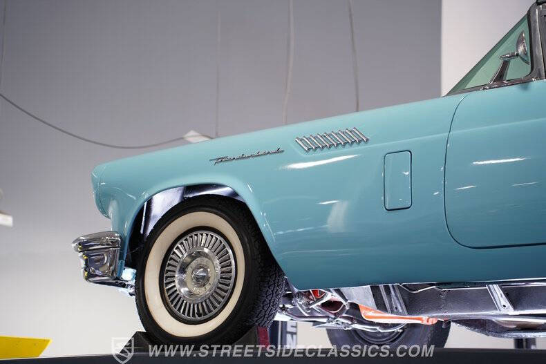 1957 Ford Thunderbird