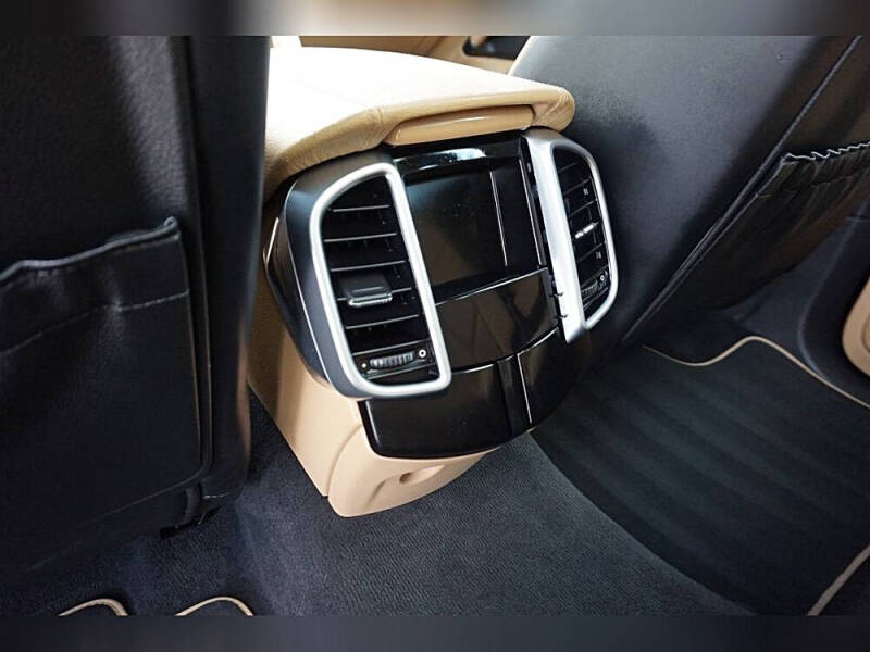 2014 Porsche Cayenne Platinum