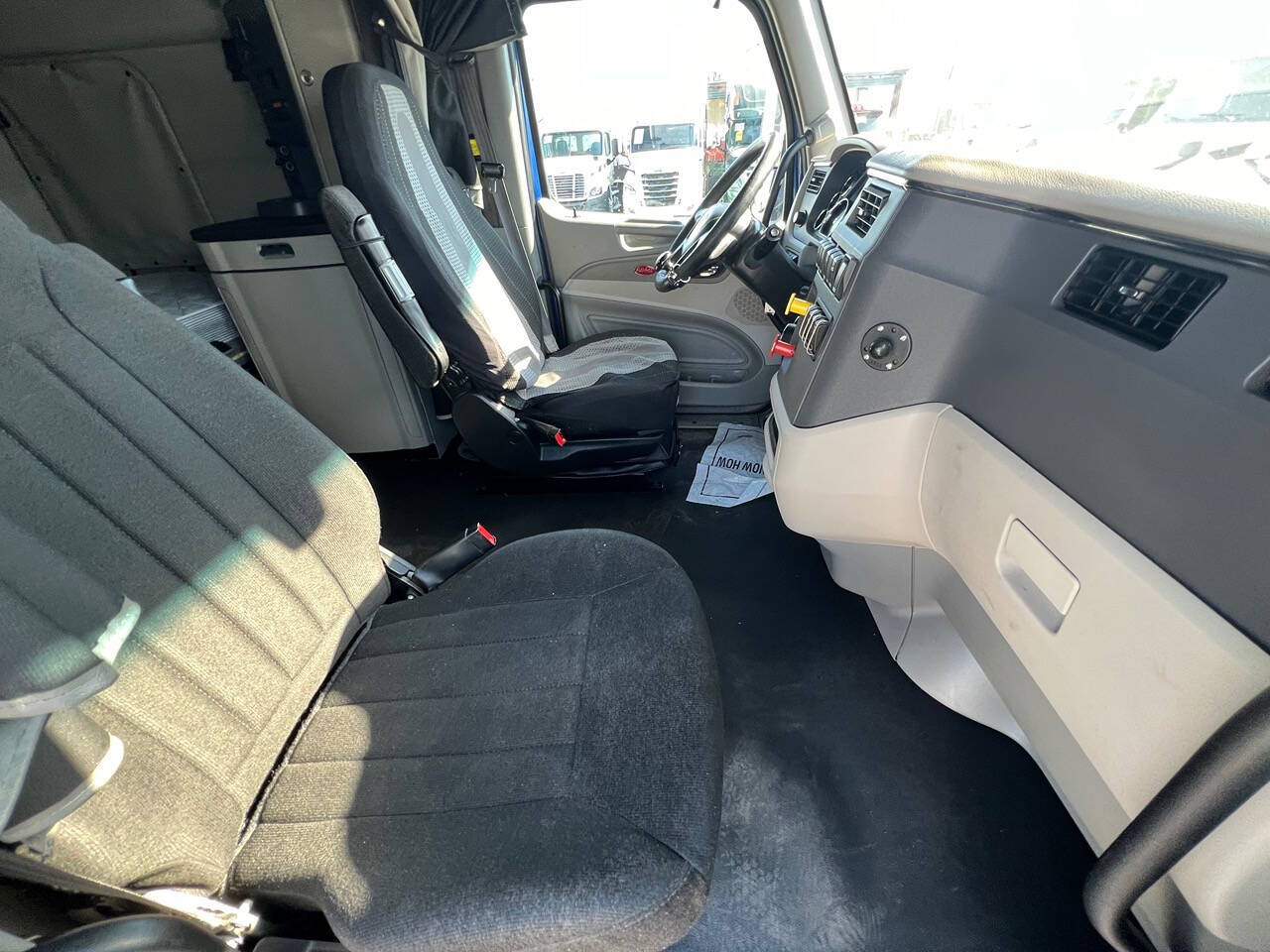 2019 Peterbilt 579 for sale at KING TRUCK TRAILER SALES in Bakersfield, CA